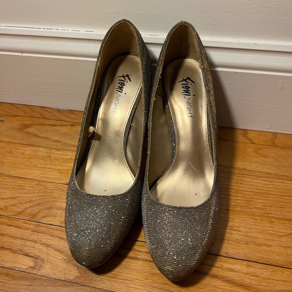 Gold/silver sparkly heels size 9.5